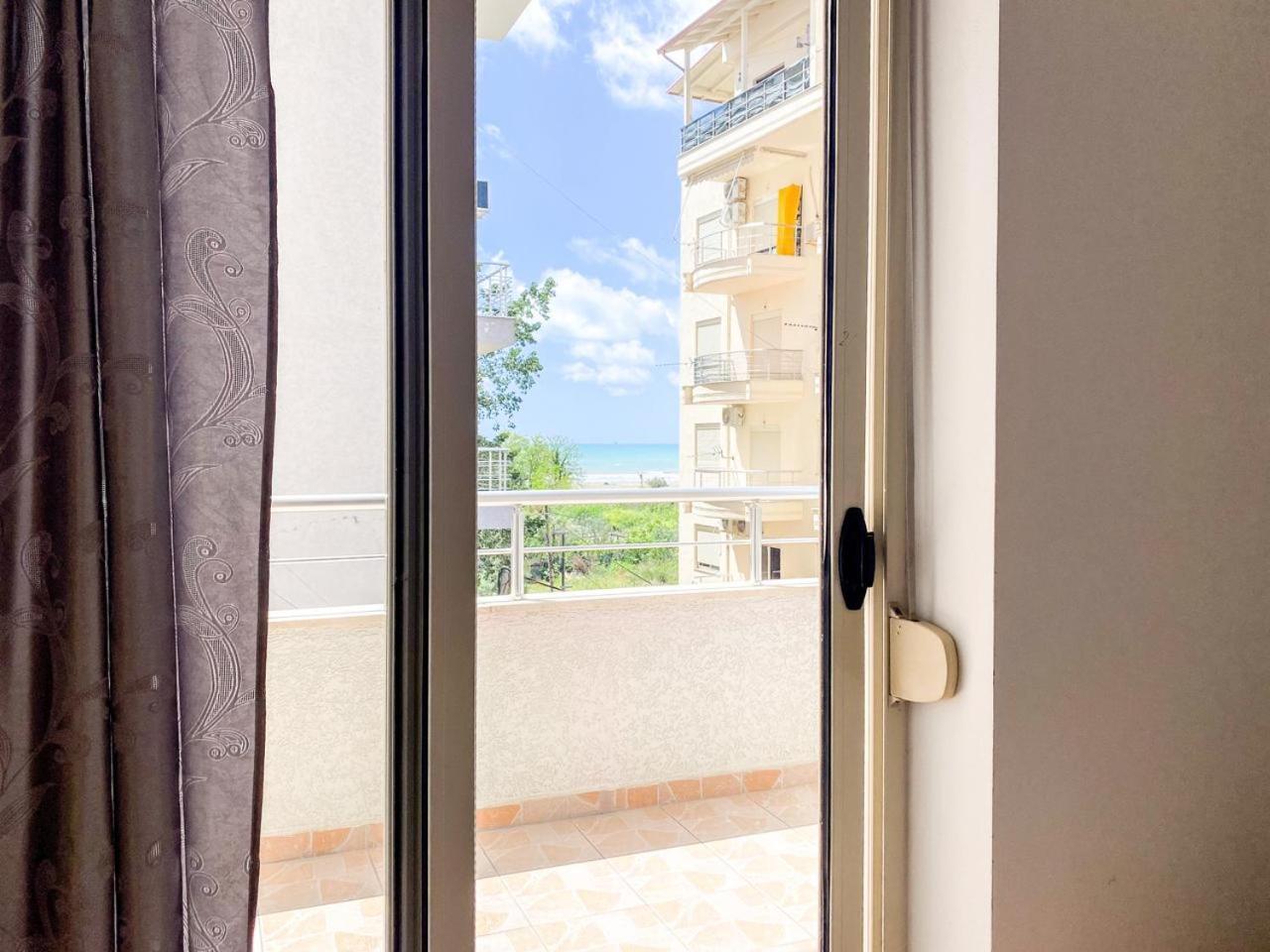 Lunasol Seaside Apartments ドゥラス エクステリア 写真